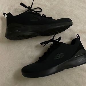 Black Sketchers size 8 / used but worn twice / very comfy